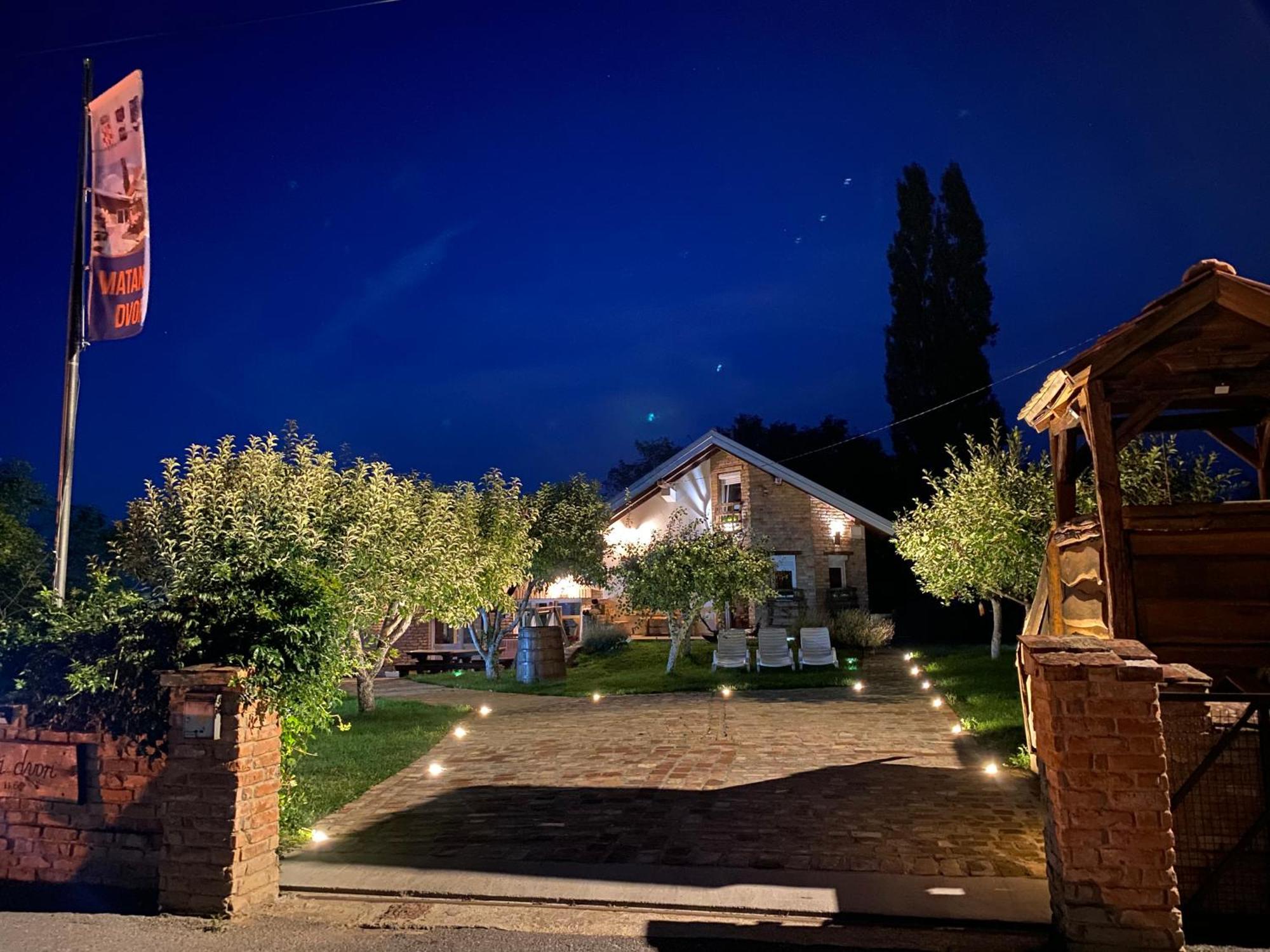 Matanovi Dvori Villa Slavonski Brod Buitenkant foto